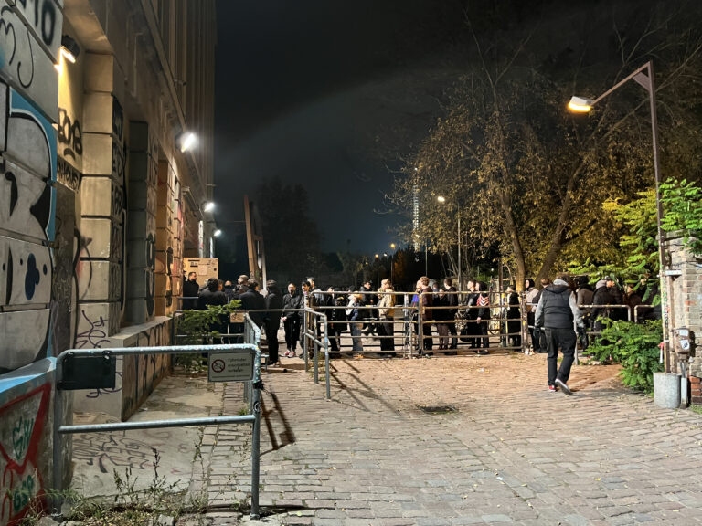 Besucherschlangen